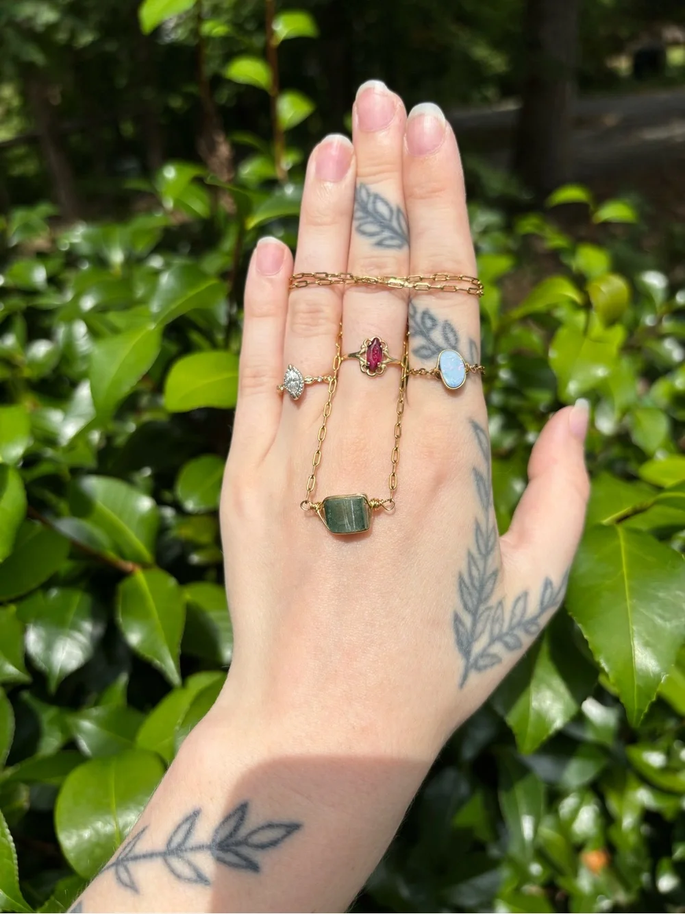 Green tourmaline built in necklace